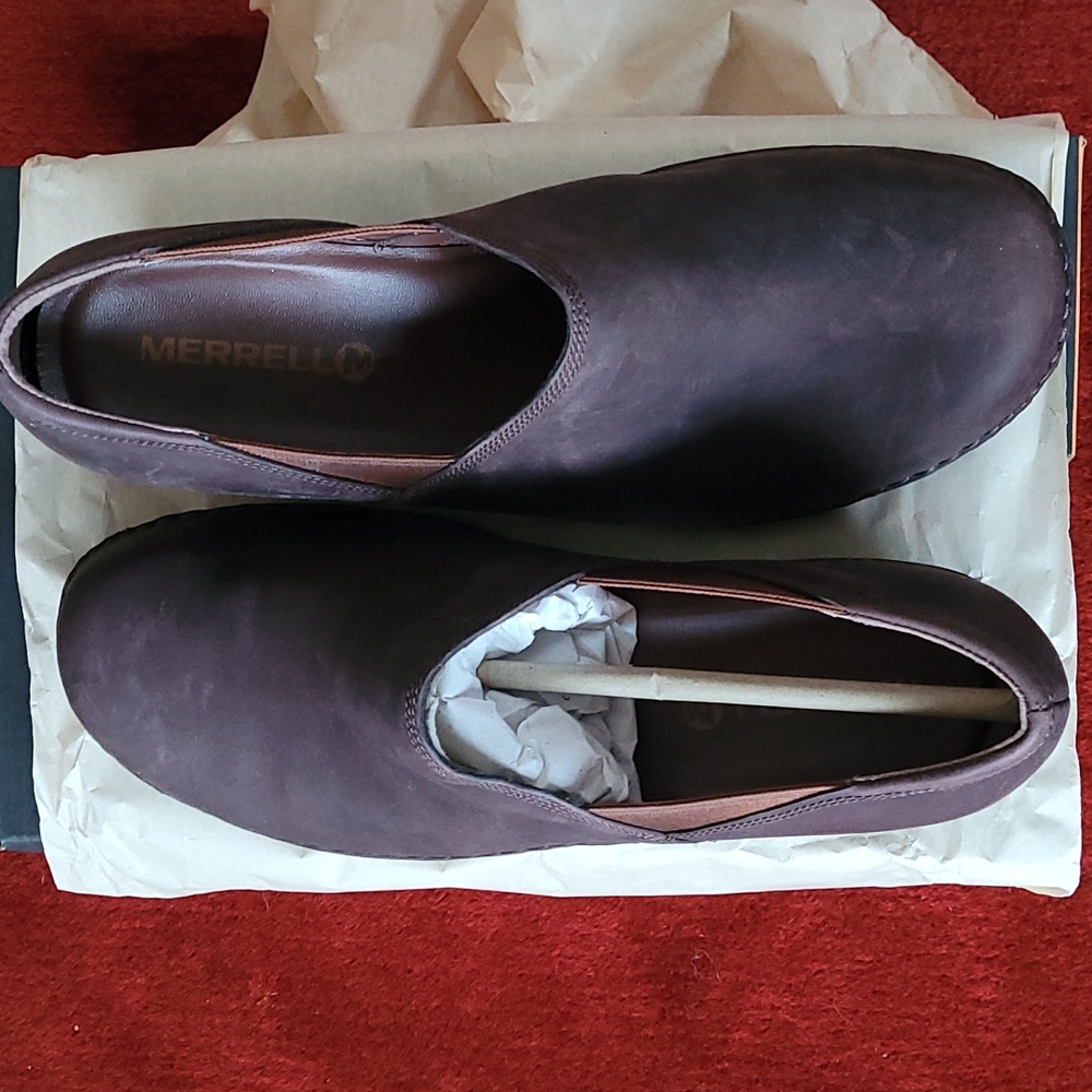 EMMA  LTR Brunette women US 11 . 2inches approximately.